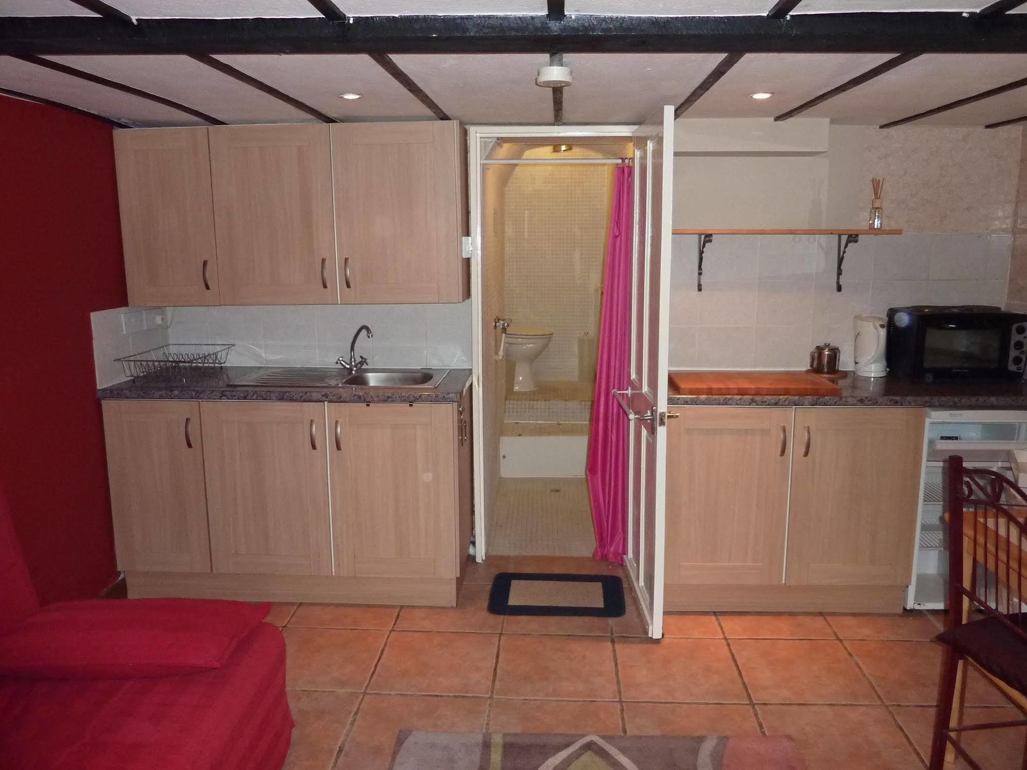 אברגאבני Ryvington Apartments מראה חיצוני תמונה