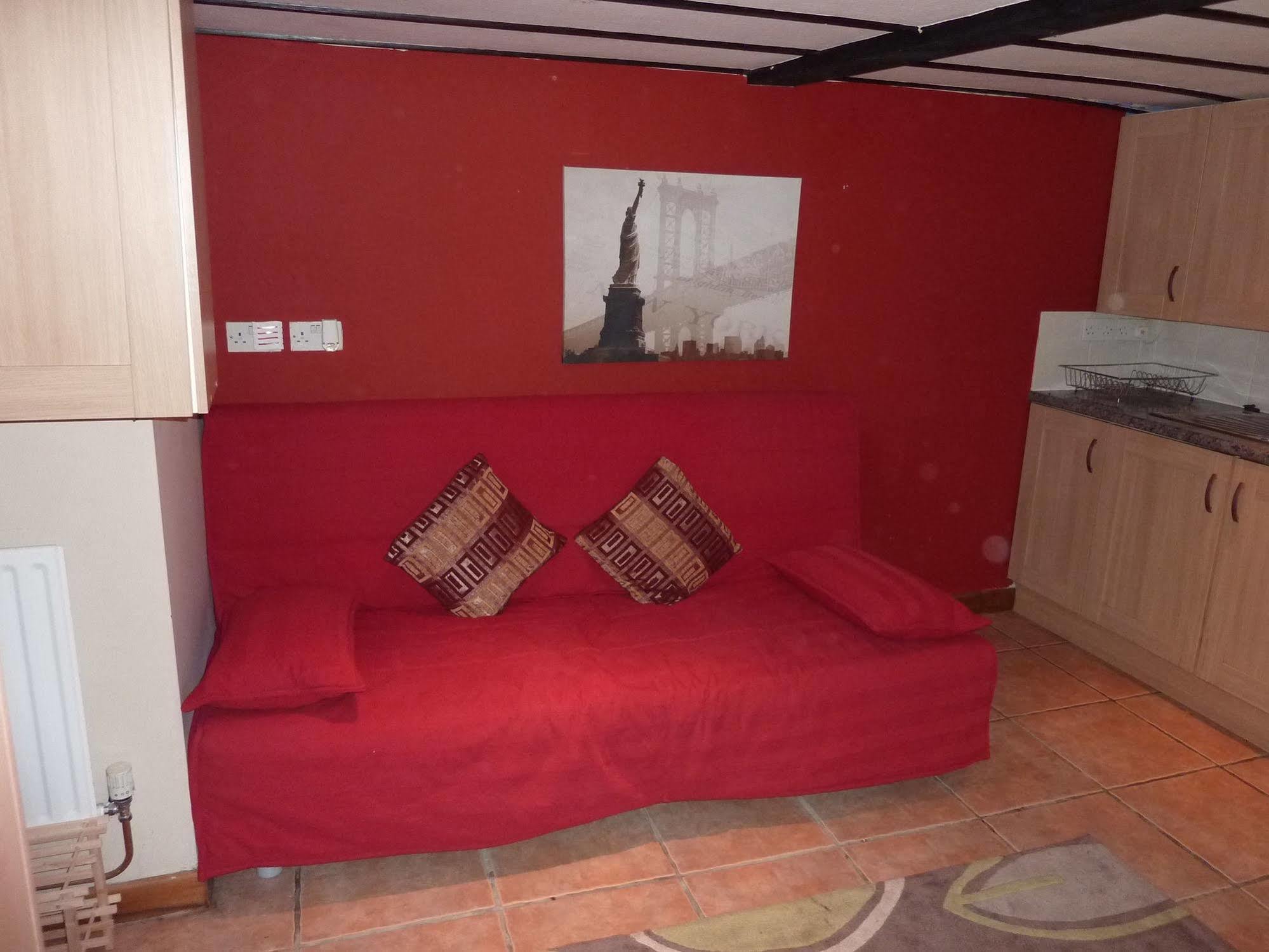 אברגאבני Ryvington Apartments מראה חיצוני תמונה